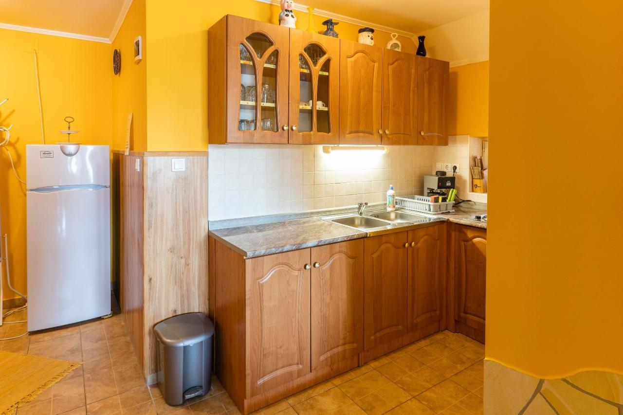 Gal Apartmanhaz هاركاني المظهر الخارجي الصورة