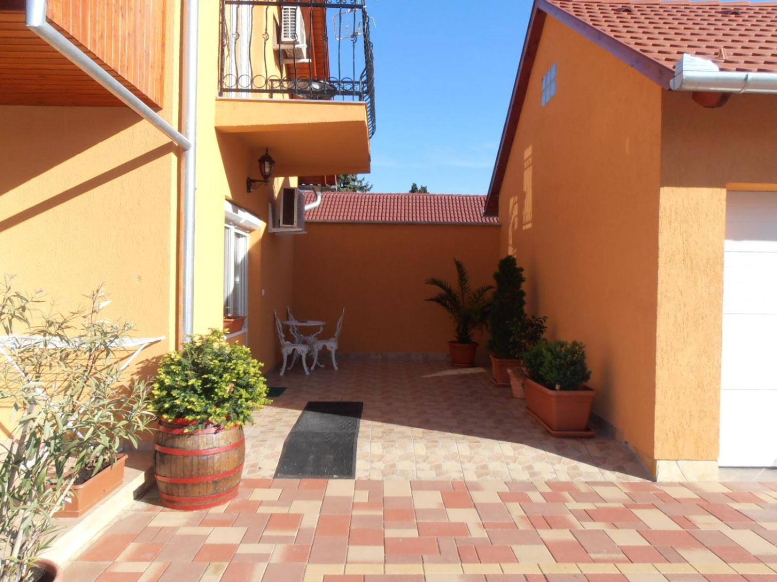 Gal Apartmanhaz هاركاني المظهر الخارجي الصورة