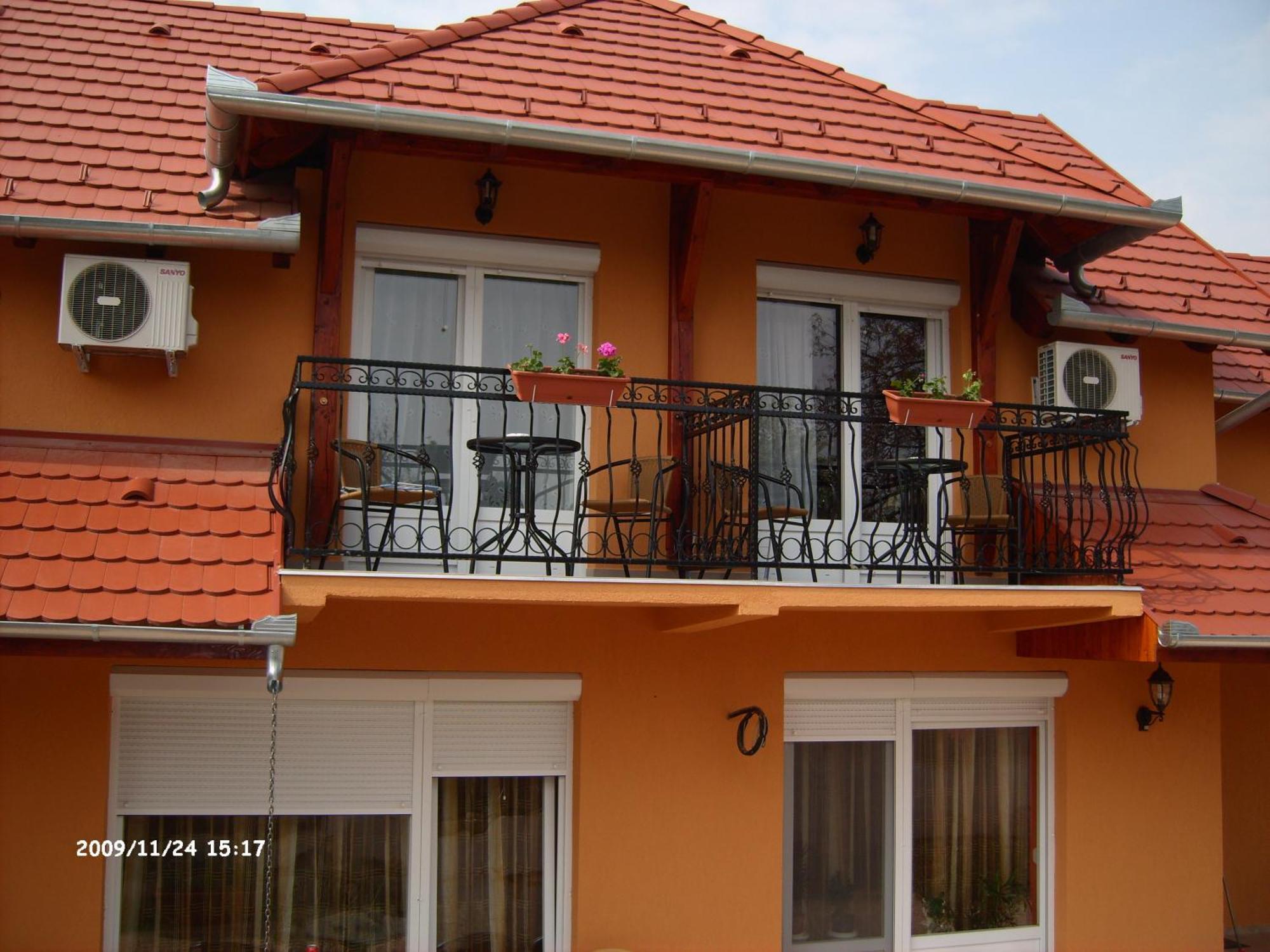 Gal Apartmanhaz هاركاني المظهر الخارجي الصورة